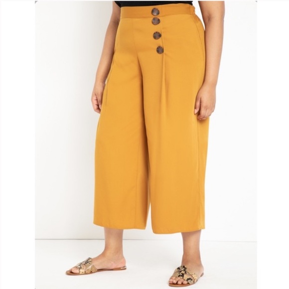 Eloquii Button Detail Crop Pant - Picture 3 of 6